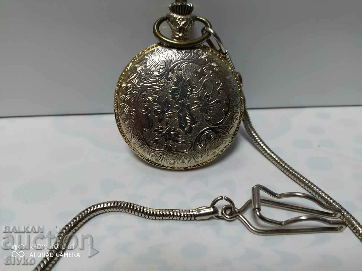 Ricardo pocket watch with price 9.99 BGN | € 5.11 Ricardo pocket watch with price 9.99 BGN | € 5.11