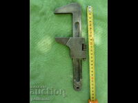 Old screw key - 7