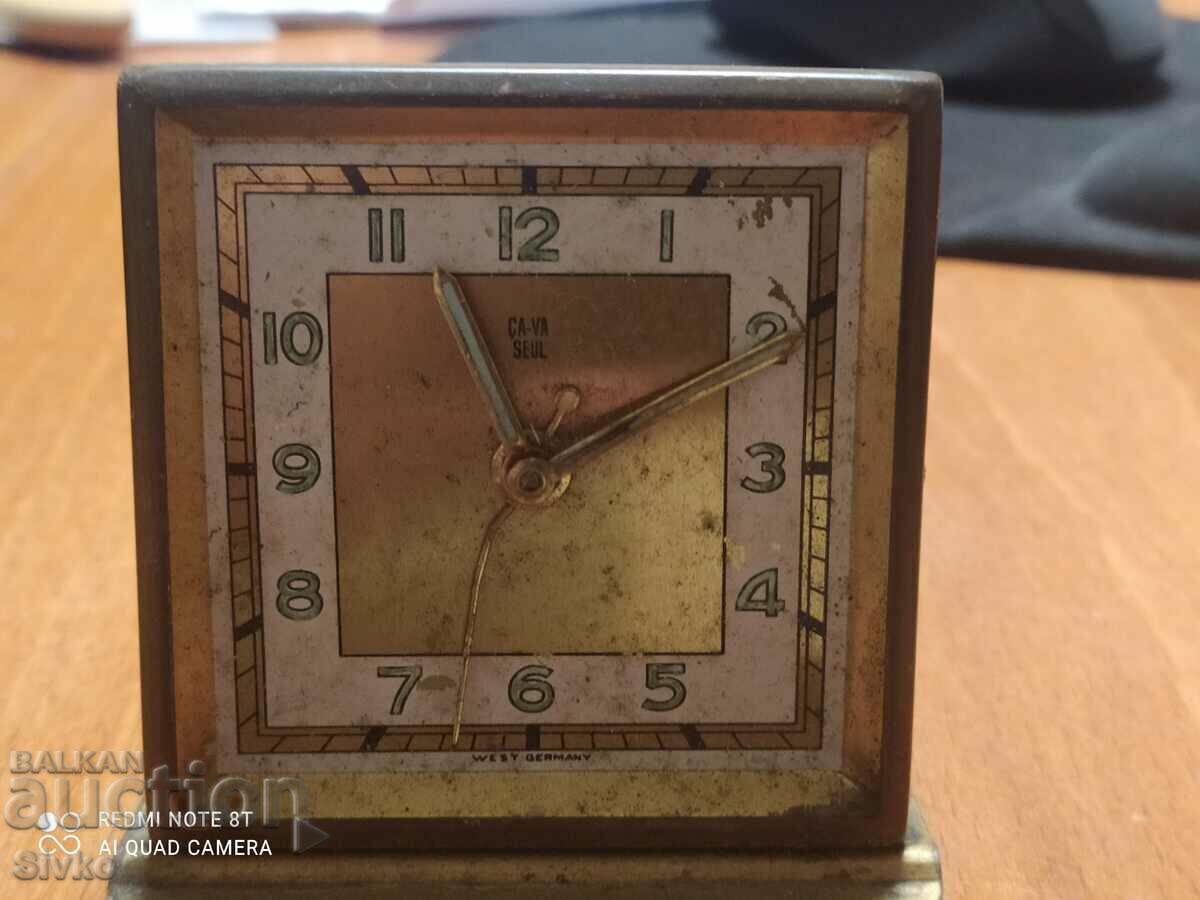 Часовник настолен старирнен туристически CA-VA SEUL