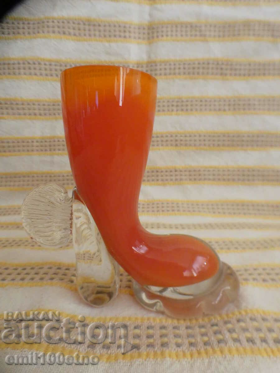 Чашка - ваза с форма на Ботуш цветно стъкло тип Мурано с цена 8.00 лв. | € 4.09 Чашка - ваза с форма на Ботуш цветно стъкло тип Мурано с цена 8.00 лв. | € 4.09