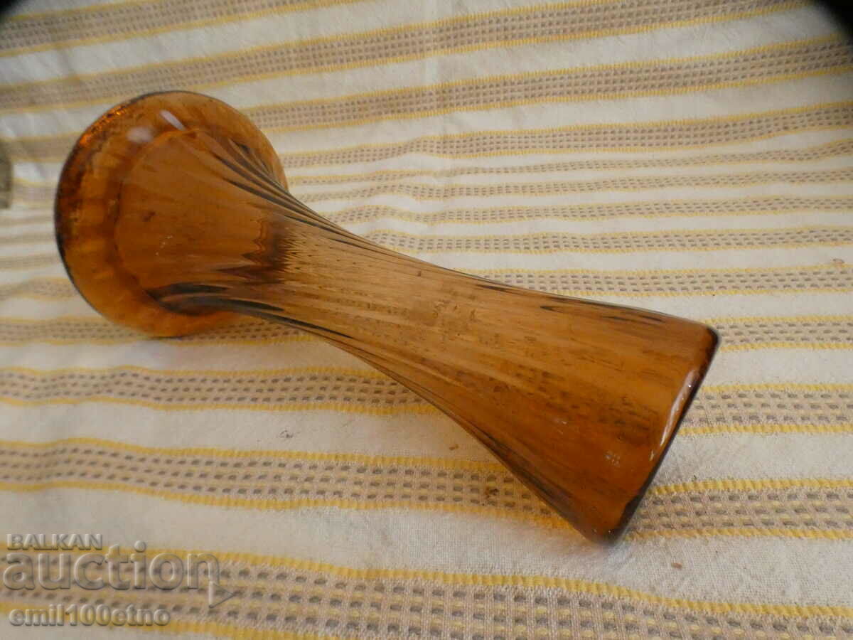 Delivery of Old vase of thick colored glass