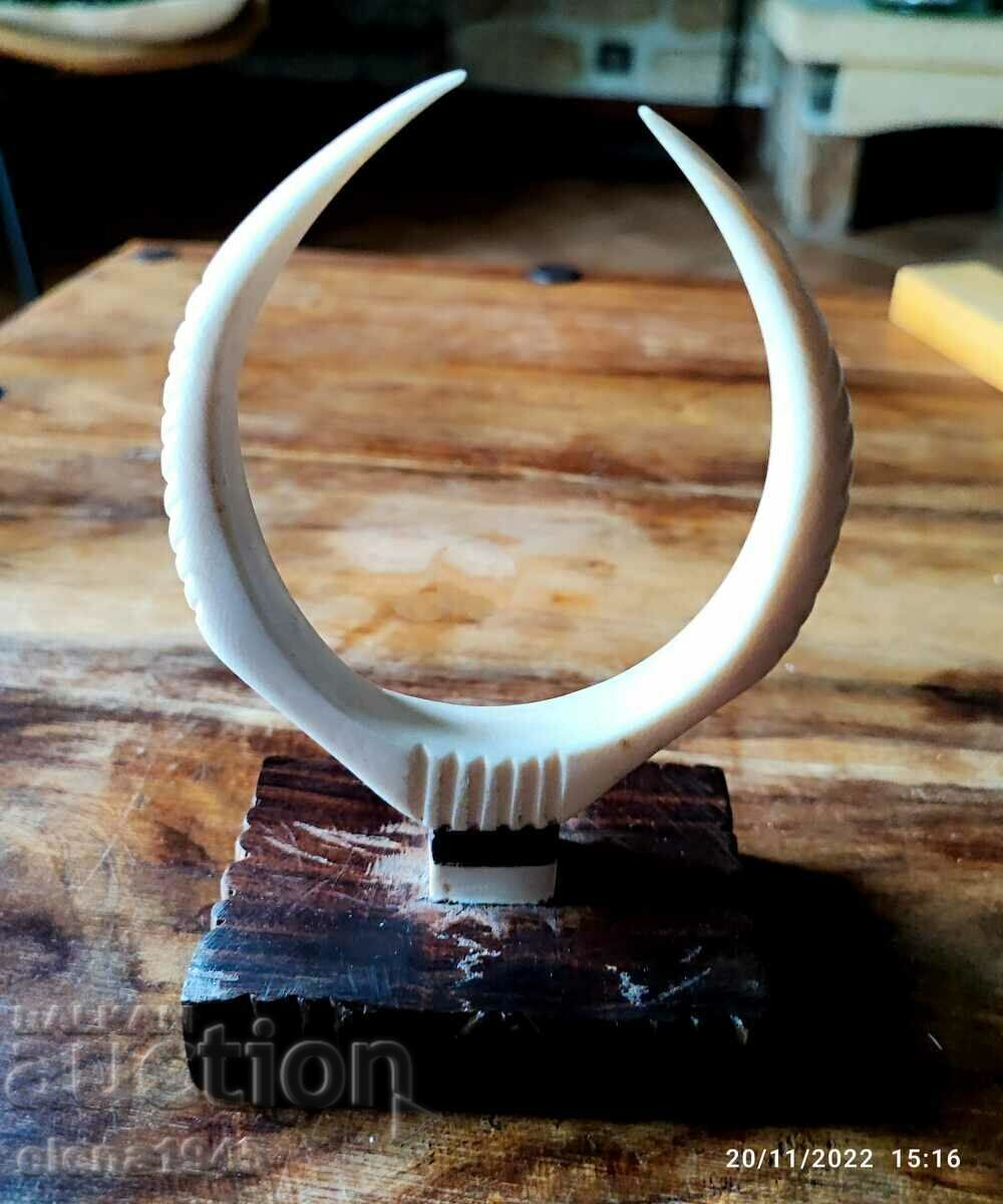 Διακόσμηση από ελεφαντόδοντο