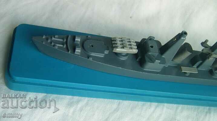 Delivery of Plastic model of a warship - 21 cm Delivery of Plastic model of a warship - 21 cm