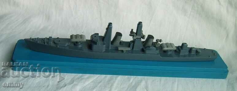Plastic model of a warship - 21 cm