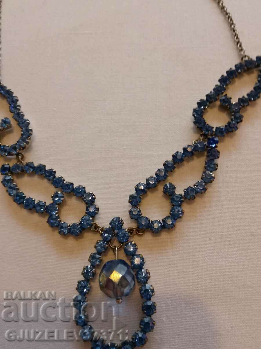 Auction 1930s/1940s Vintage Crystal Breastplate Necklace Auction 1930s/1940s Vintage Crystal Breastplate Necklace