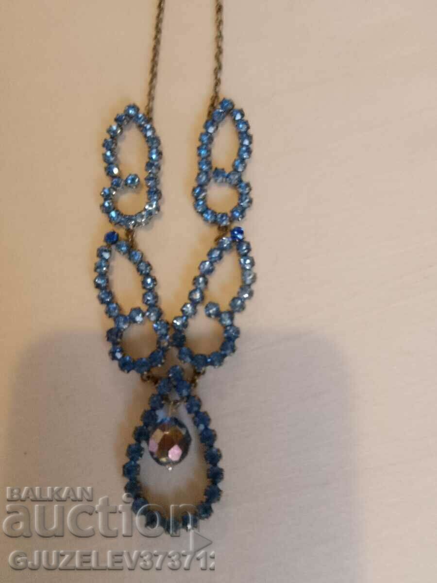 Delivery of 1930s/1940s Vintage Crystal Breastplate Necklace Delivery of 1930s/1940s Vintage Crystal Breastplate Necklace