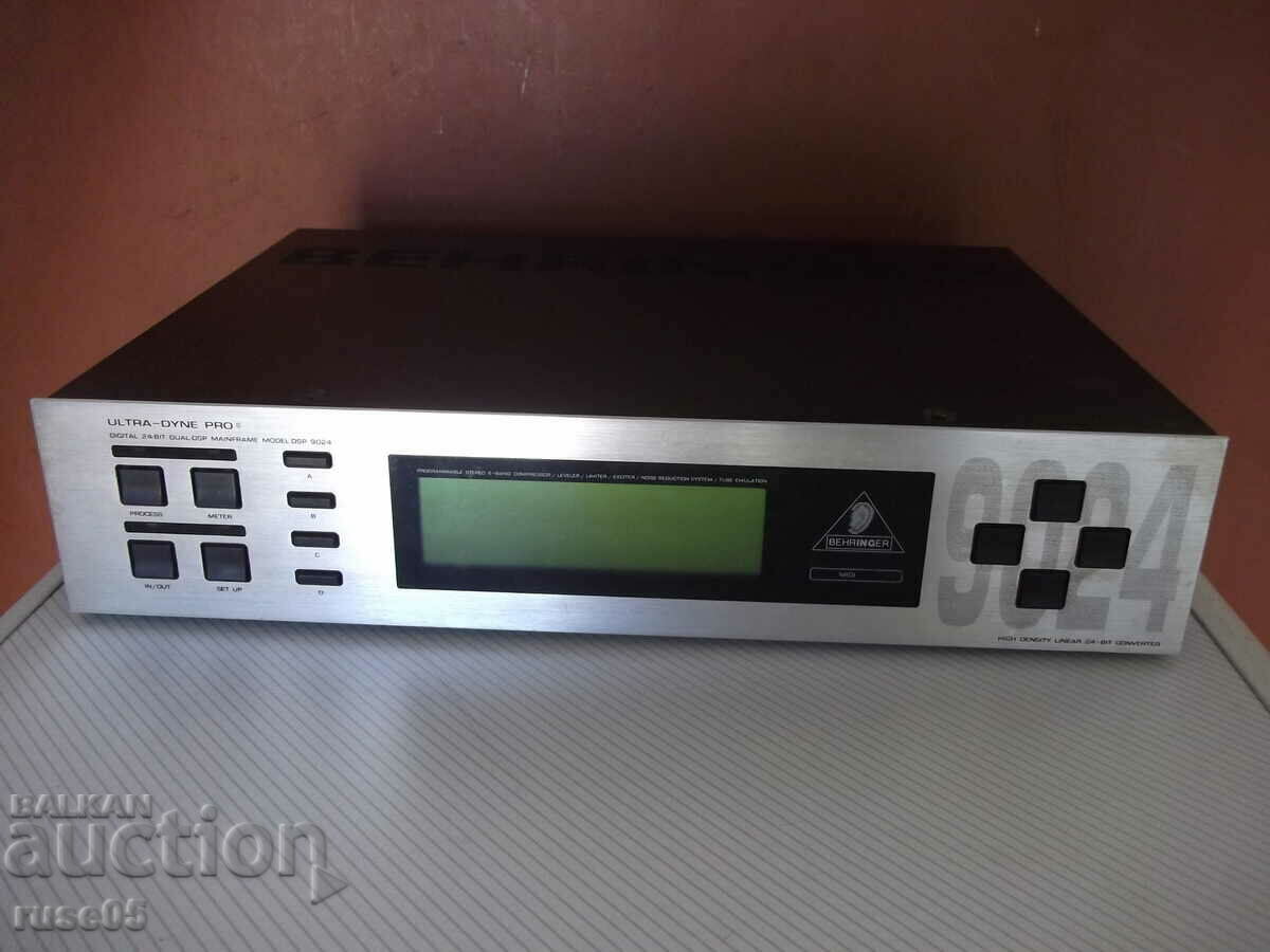Procesor audio digital „ULTRA-DYNE PRO DSP9024” funcționează