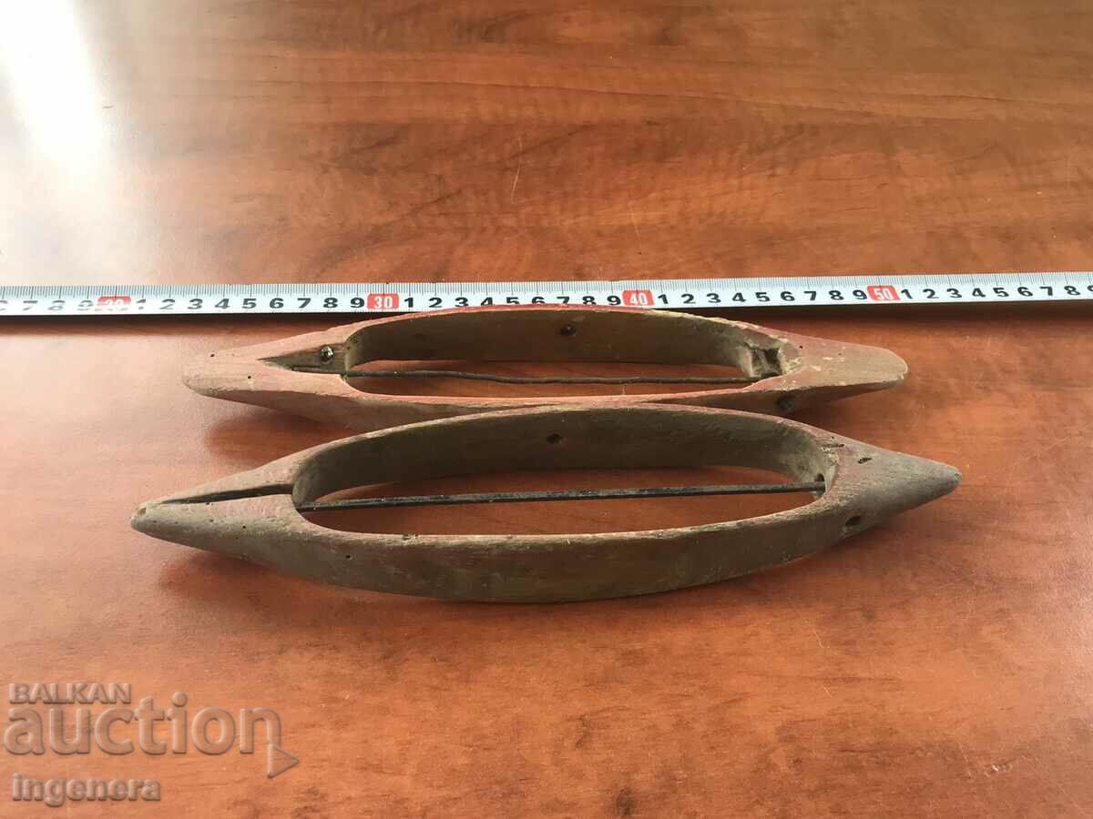 Auction SHUTTLE SHUTTLES THREADER STAN WOOD PLATE-2 BR. Auction SHUTTLE SHUTTLES THREADER STAN WOOD PLATE-2 BR.