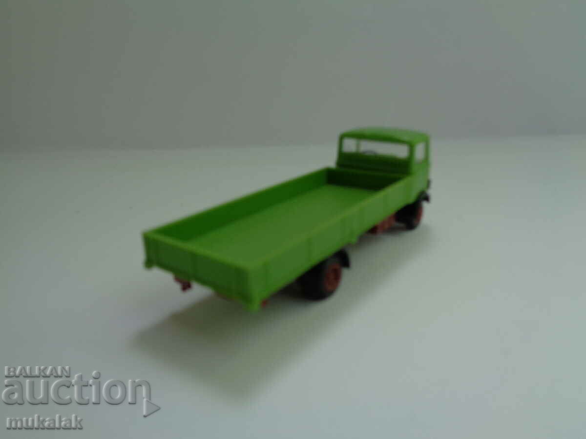 Delivery of HERPA HO 1/87 MERCEDES TRUCK DETAILED MODEL TOY Delivery of HERPA HO 1/87 MERCEDES TRUCK DETAILED MODEL TOY