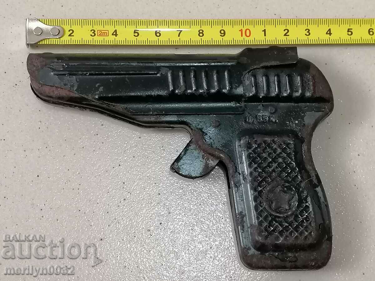 Delivery of Children's toy pistol with caps, the gun works Delivery of Children's toy pistol with caps, the gun works