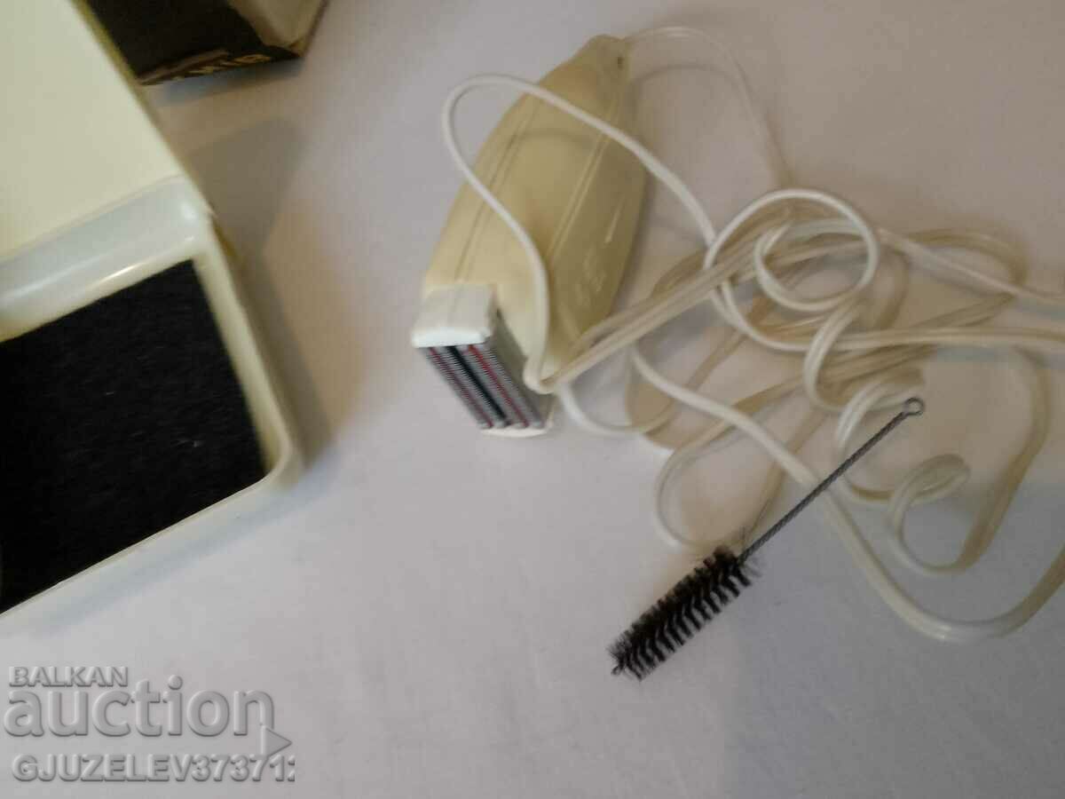 Auction Social Shaver unused working Auction Social Shaver unused working