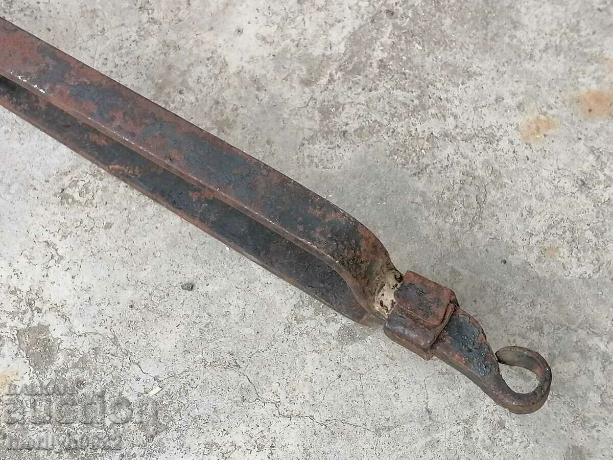 Παλιά πλαστών το πόκερ, λαβίδες, σφυρήλατο σίδερο με τιμή 32.00 BGN | € 16.36 Παλιά πλαστών το πόκερ, λαβίδες, σφυρήλατο σίδερο με τιμή 32.00 BGN | € 16.36