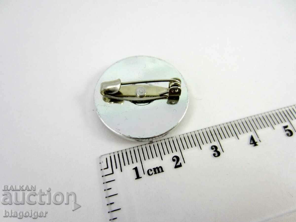 UNIVERSITY-1985-KOBE JAPAN-SPORTS BADGE with price 9.99 BGN | € 5.11 UNIVERSITY-1985-KOBE JAPAN-SPORTS BADGE with price 9.99 BGN | € 5.11