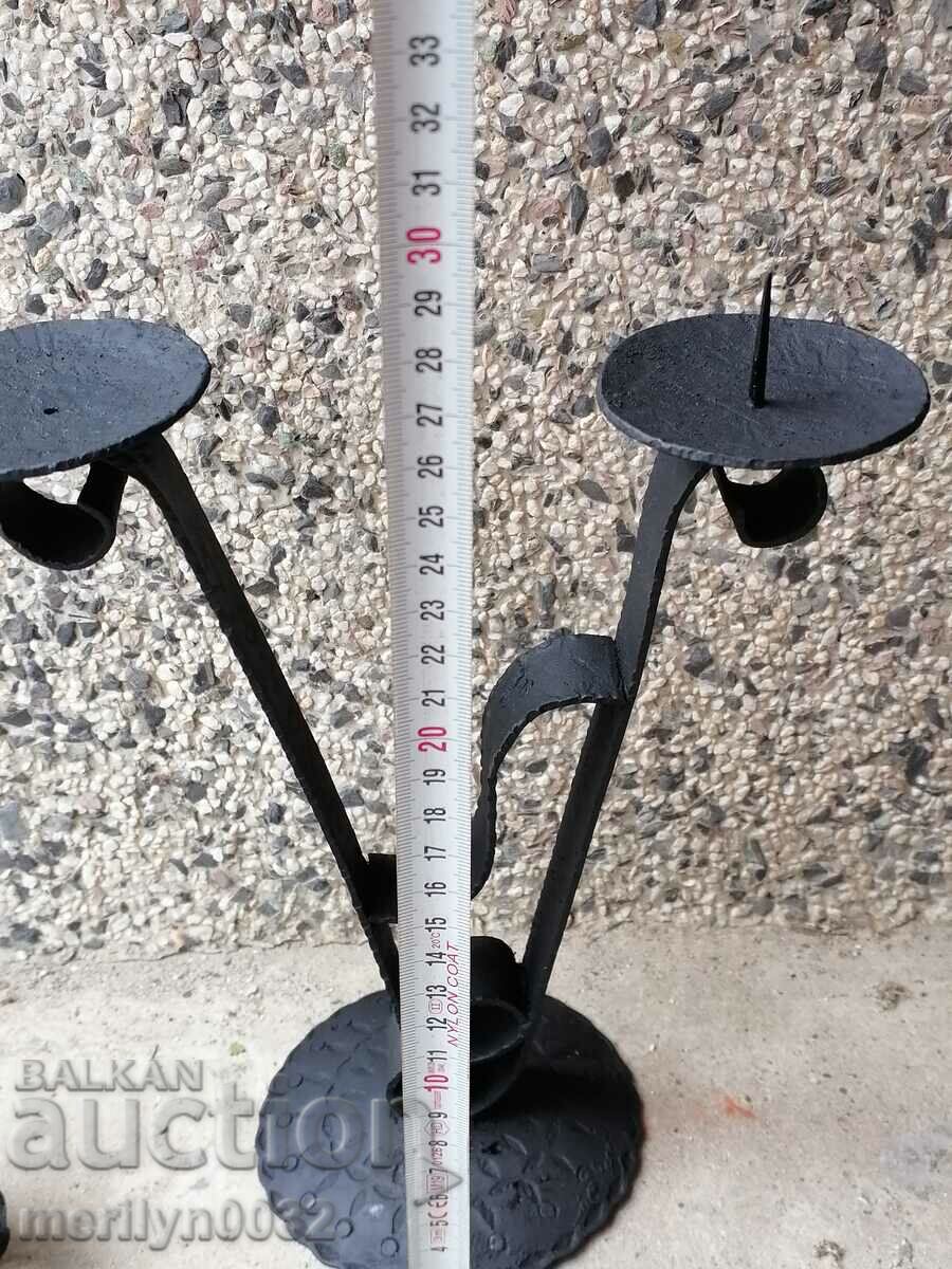 Παλιά πλαστά κηροπήγιο κεριού kandilabar με τιμή 39.00 BGN | € 19.94 Παλιά πλαστά κηροπήγιο κεριού kandilabar με τιμή 39.00 BGN | € 19.94