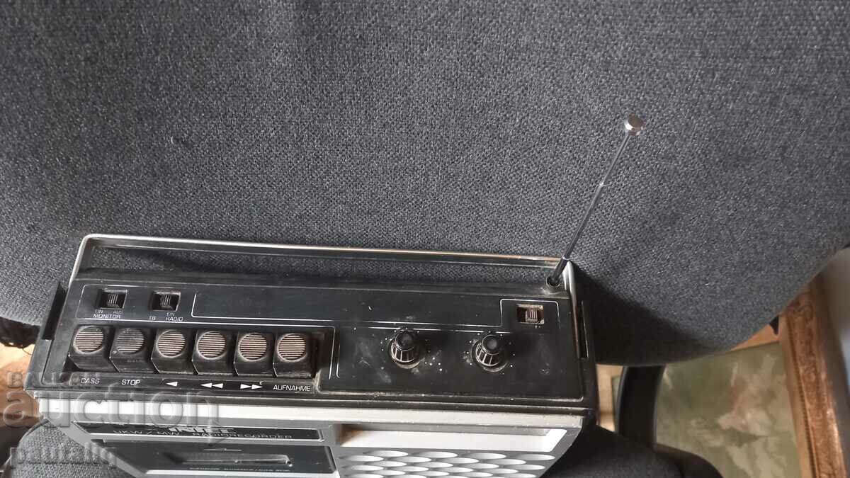 Auction OLD RADIO CASSETTE PHONE INTEL Auction OLD RADIO CASSETTE PHONE INTEL