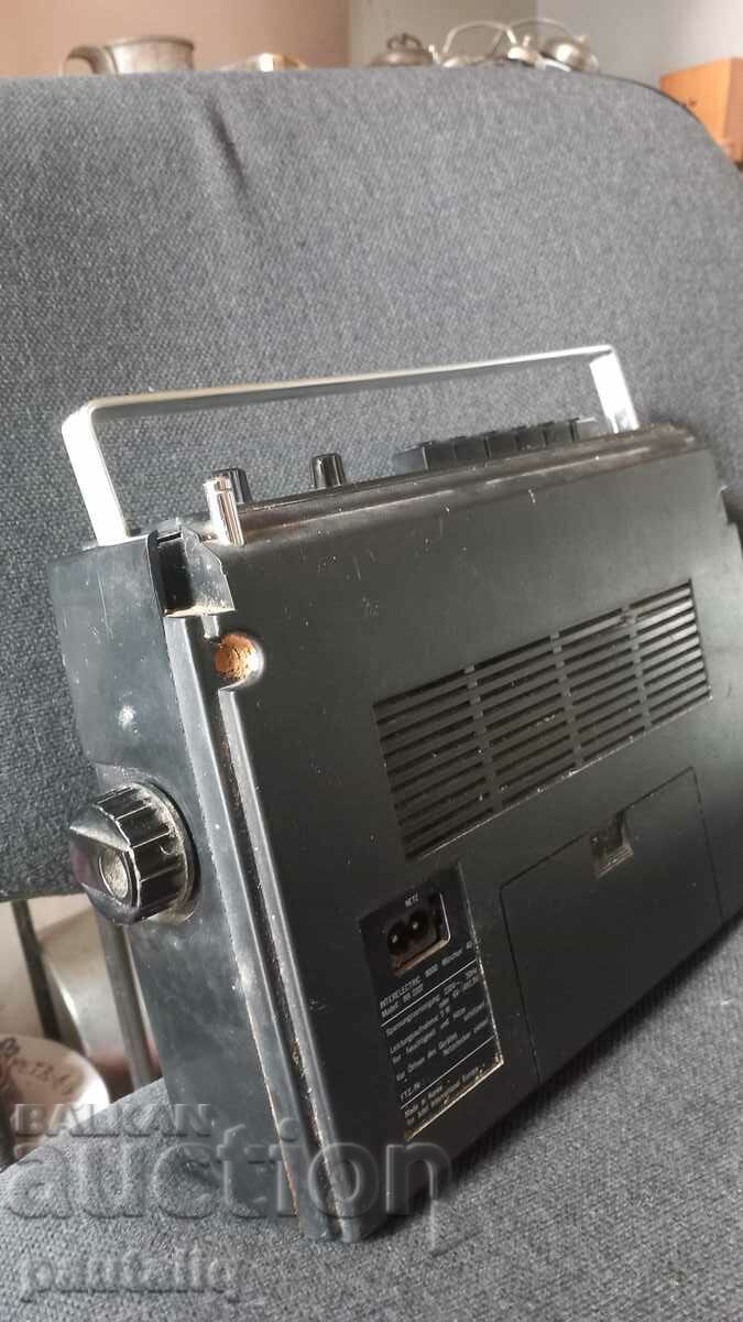 OLD RADIO CASSETTE PHONE INTEL - 5 OLD RADIO CASSETTE PHONE INTEL - 5