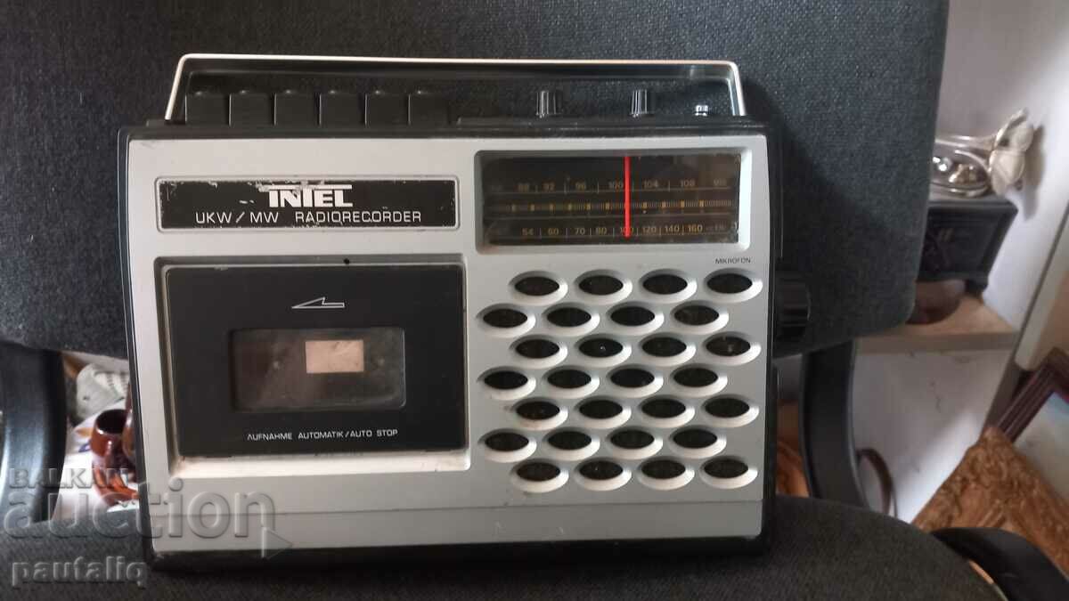 OLD RADIO CASSETTE PHONE INTEL