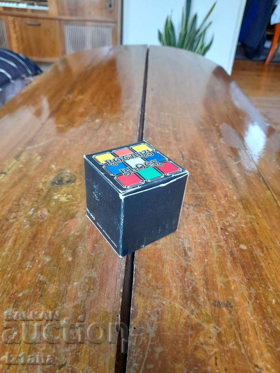 Old cube, stacking cube
