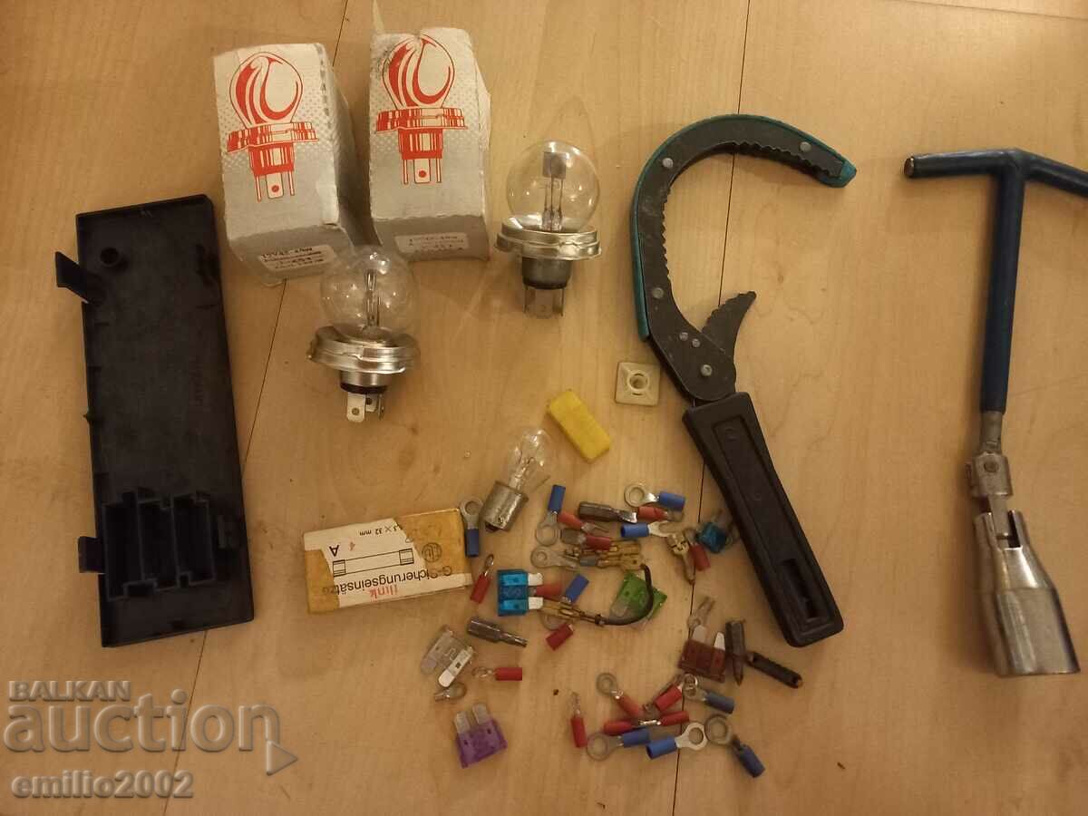 Auto tools and more. Retro with price 9.00 BGN | € 4.60