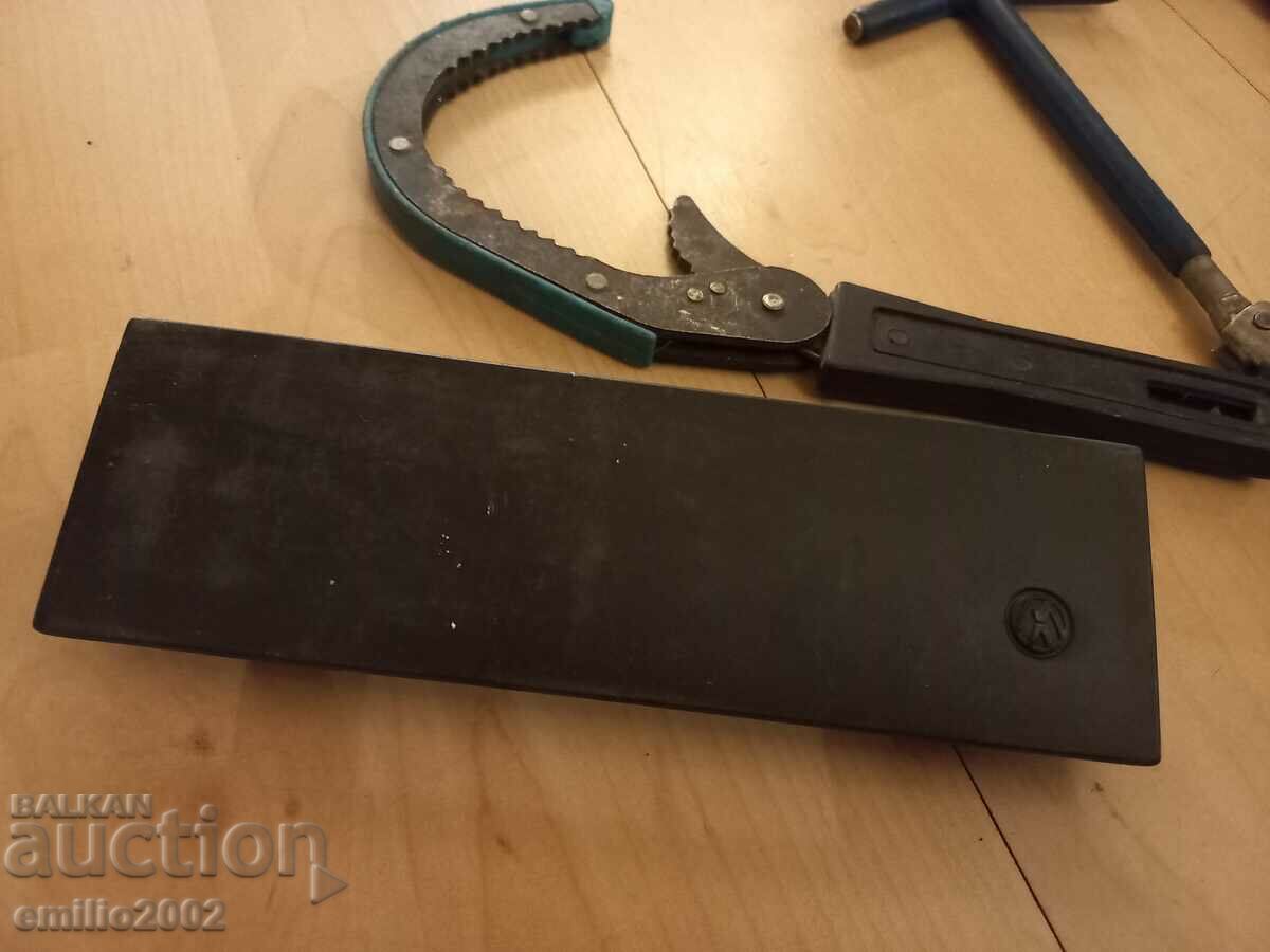 Delivery of Auto tools and more. Retro