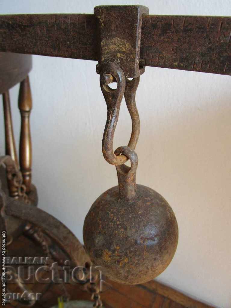Old Romanian scale. Excellently preserved. Authentic. 19th century with price 159.00 BGN | € 81.30 Old Romanian scale. Excellently preserved. Authentic. 19th century with price 159.00 BGN | € 81.30