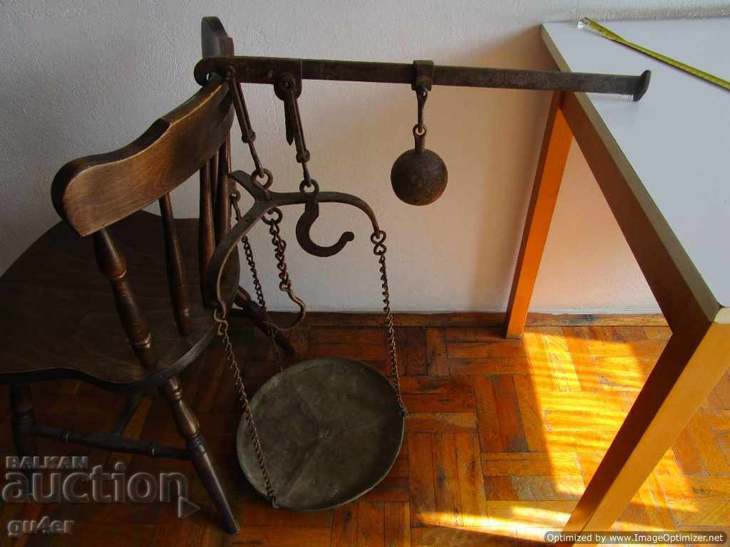 Delivery of Old Romanian scale. Excellently preserved. Authentic. 19th century Delivery of Old Romanian scale. Excellently preserved. Authentic. 19th century