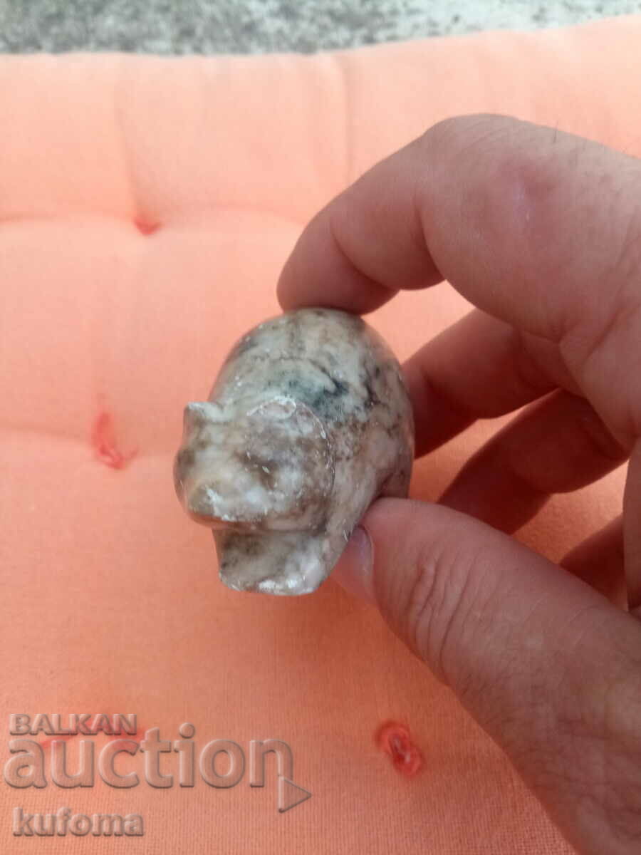 Delivery of Raccoon figurine made of marble Delivery of Raccoon figurine made of marble