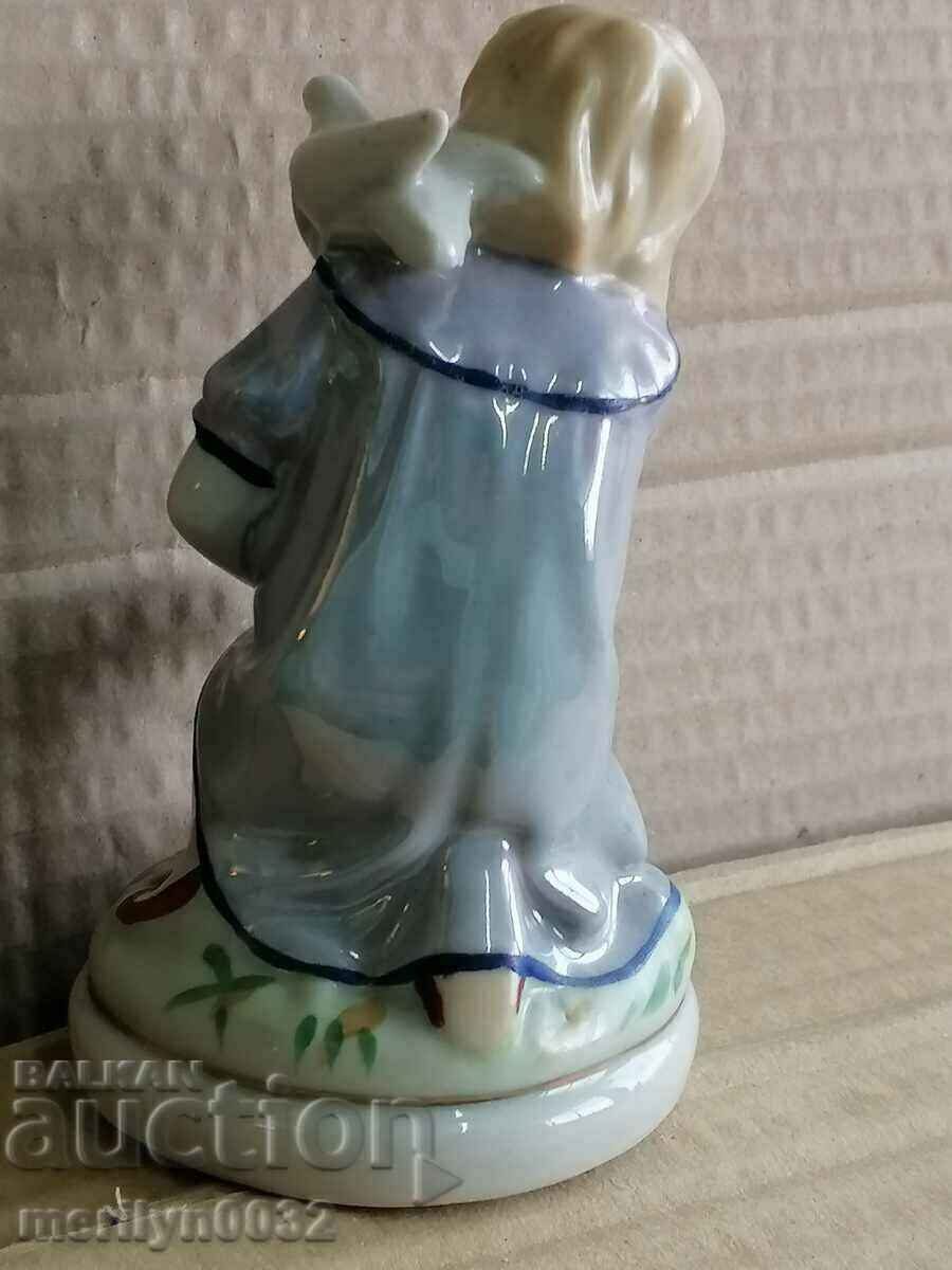 Auction Figure girl feeds pigeon plastic statuette porcelain USSR Auction Figure girl feeds pigeon plastic statuette porcelain USSR