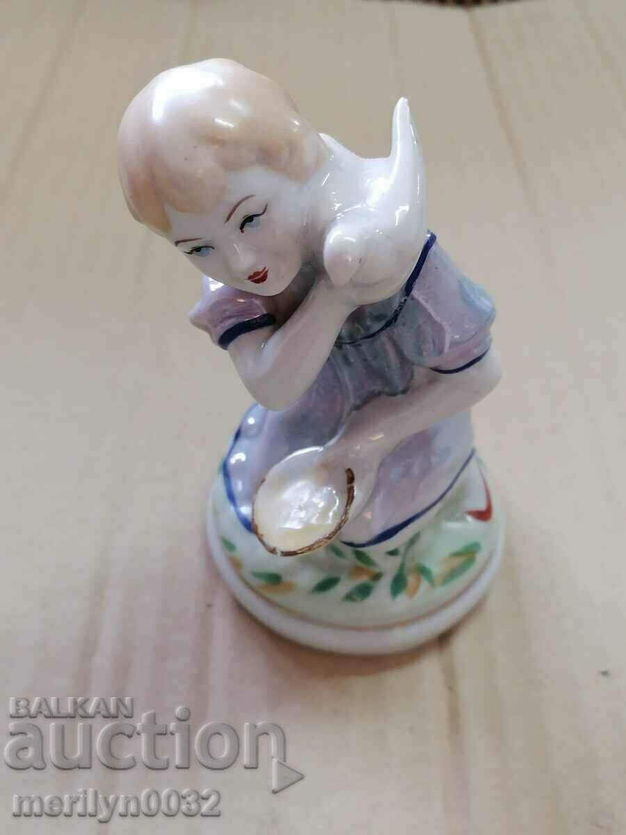 Delivery of Figure girl feeds pigeon plastic statuette porcelain USSR Delivery of Figure girl feeds pigeon plastic statuette porcelain USSR