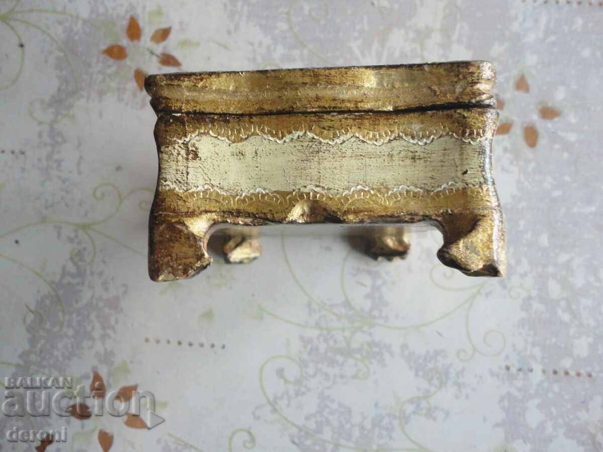 Delivery of Unique Italian wooden jewelry box