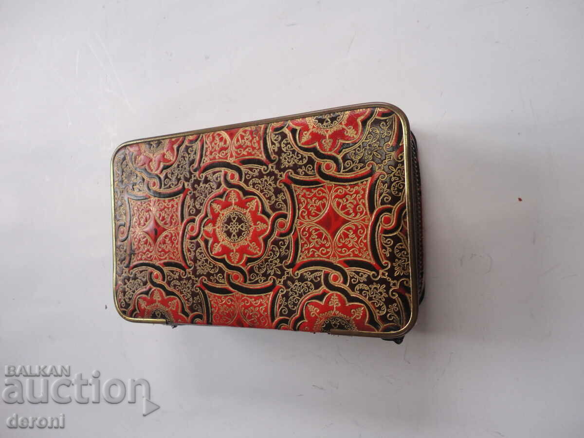 Cutie unică de bijuterii din piele Trix Germany cu preț 35.00 BGN | € 17.90 Cutie unică de bijuterii din piele Trix Germany cu preț 35.00 BGN | € 17.90