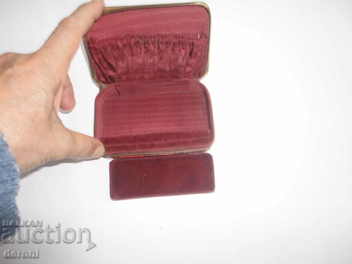 Cutie unică de bijuterii din piele Trix Germany - 5 Cutie unică de bijuterii din piele Trix Germany - 5