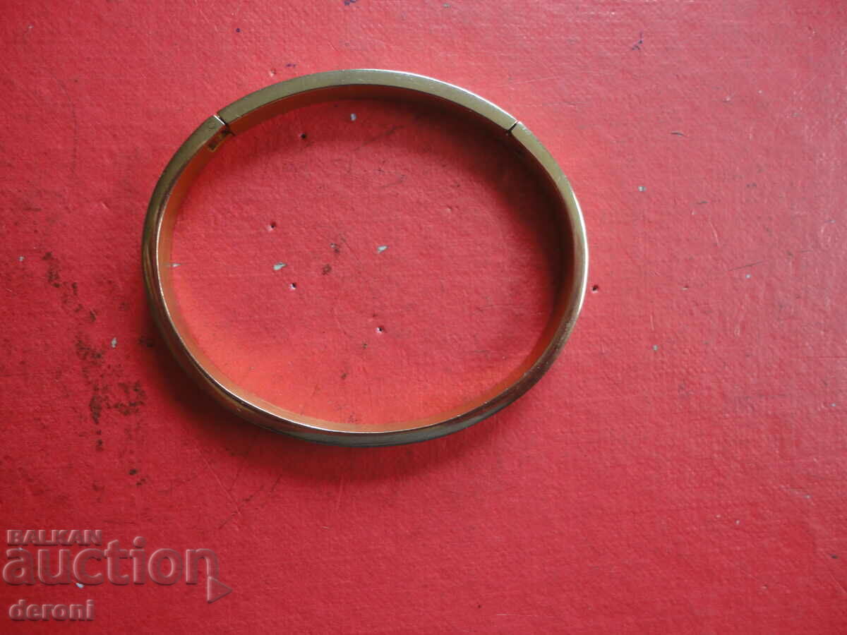 Υπέροχο επιχρυσωμένο βραχιόλι Louis Vuitton με τιμή 140.00 BGN | € 71.58