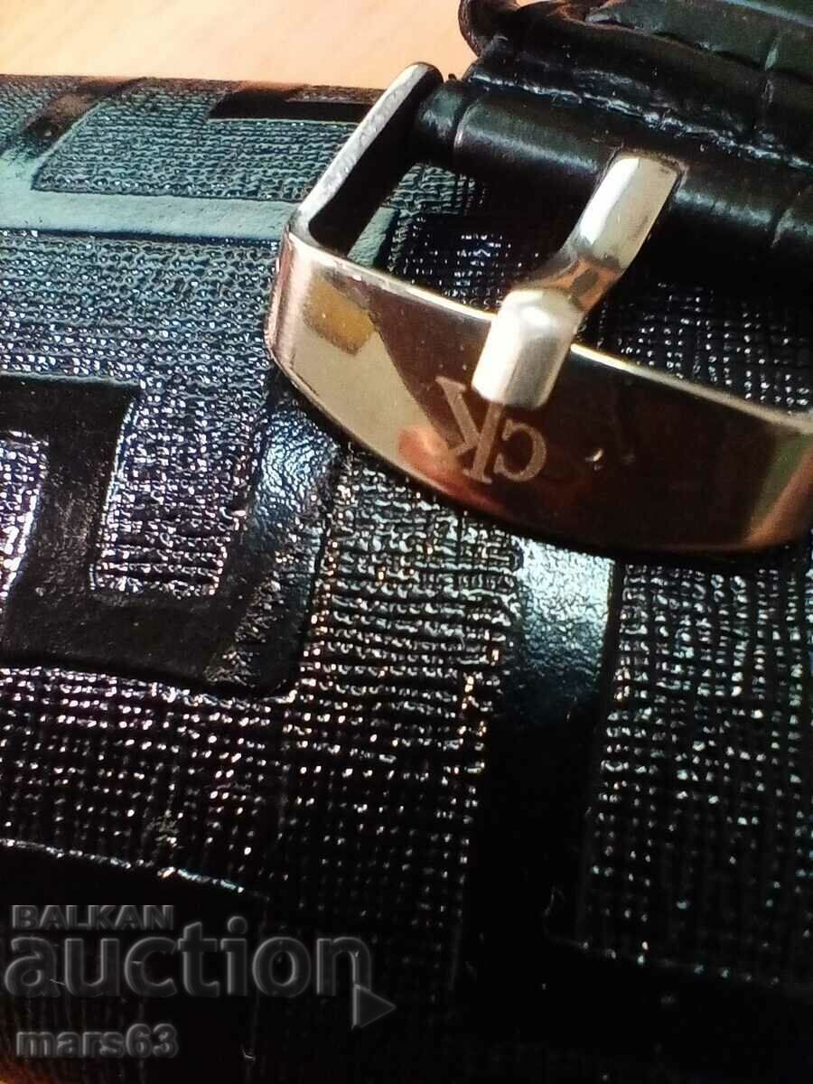 quartz watch with date - 5