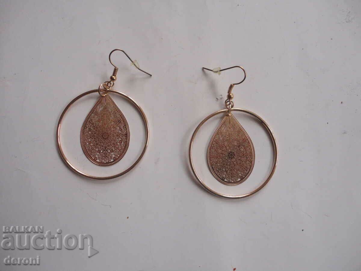 Cercei cu știfturi ajurate, placați cu aur - 5 Cercei cu știfturi ajurate, placați cu aur - 5