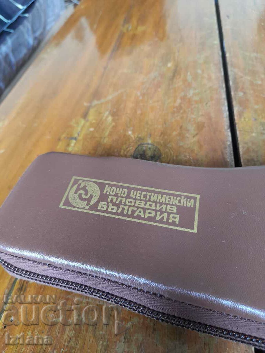 Pantofi vechi, papuci cu preț 27.00 BGN | € 13.80