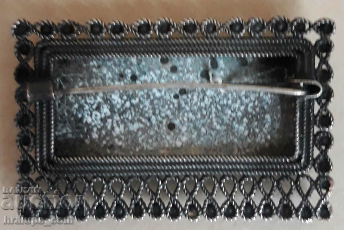 Παλιά καρφίτσα από σμάλτο ζωγραφισμένη σε φιλιγκράν με τιμή 25.00 BGN | € 12.78