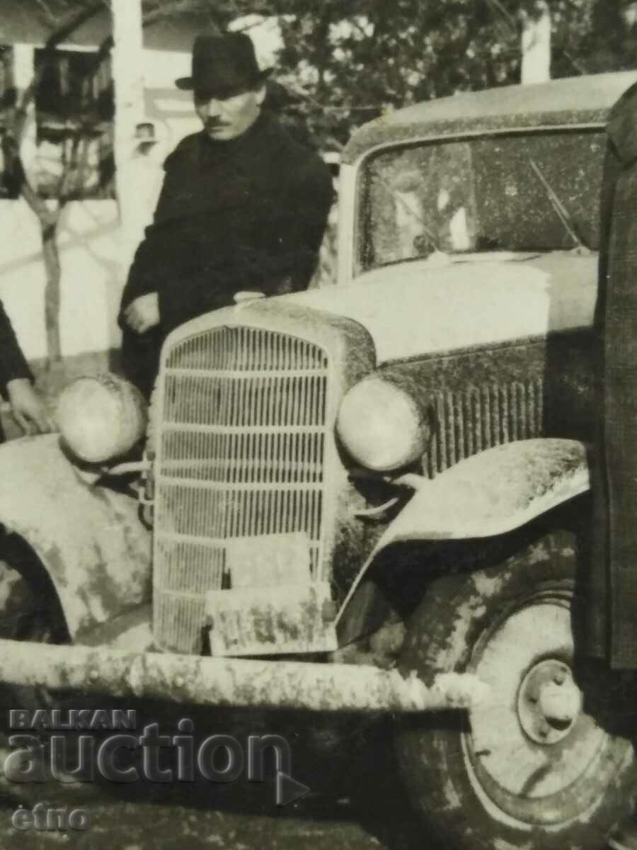 Auction ROYAL PHOTO-RETRO CAR, truck Auction ROYAL PHOTO-RETRO CAR, truck