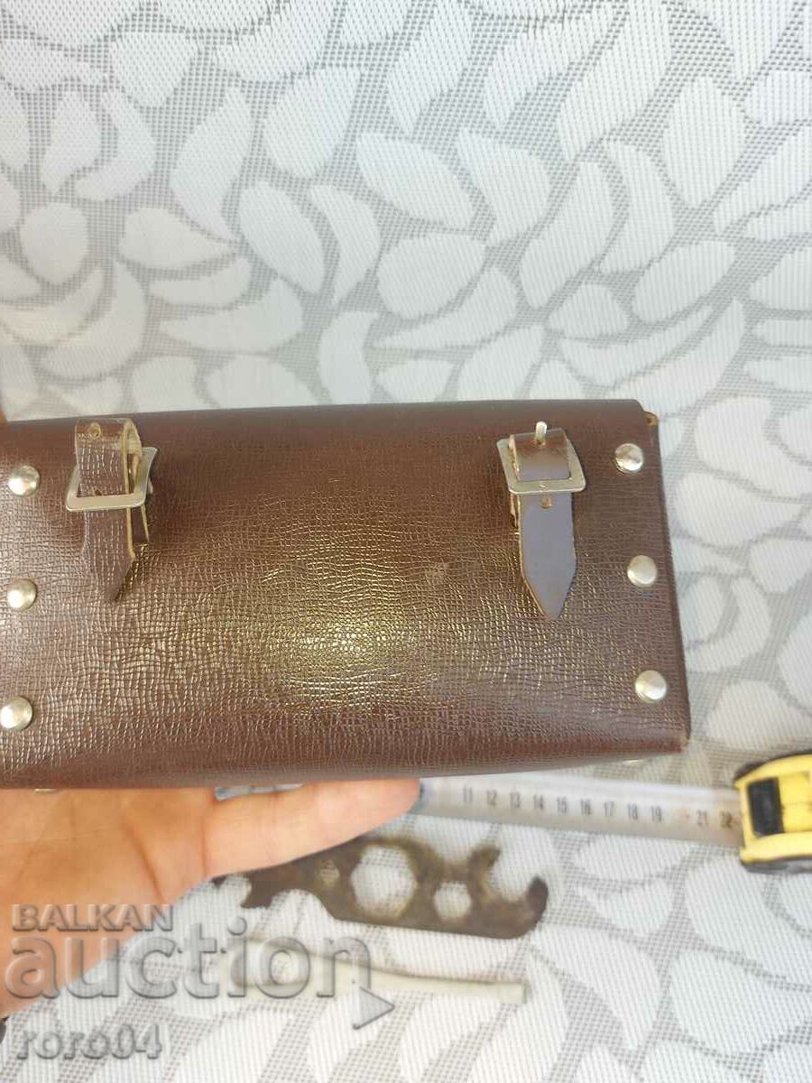 Παράδοση ΤΣΑΝΤΑ - ΕΡΓΑΛΕΙΑ - ΠΟΔΗΛΑΤΟ - 4 Παράδοση ΤΣΑΝΤΑ - ΕΡΓΑΛΕΙΑ - ΠΟΔΗΛΑΤΟ - 4