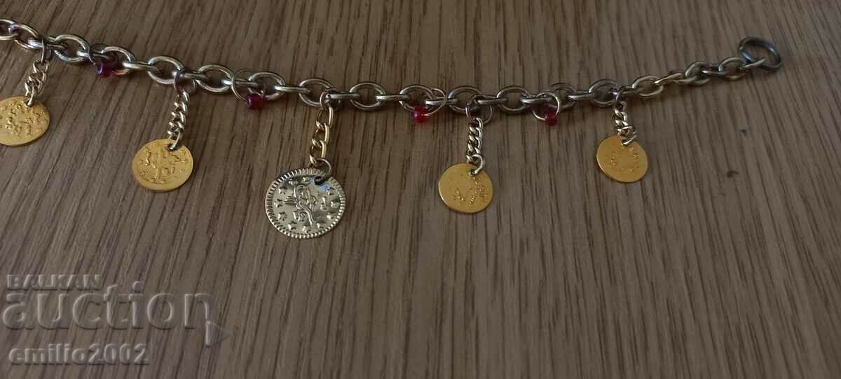 Auction  Reading book flickers