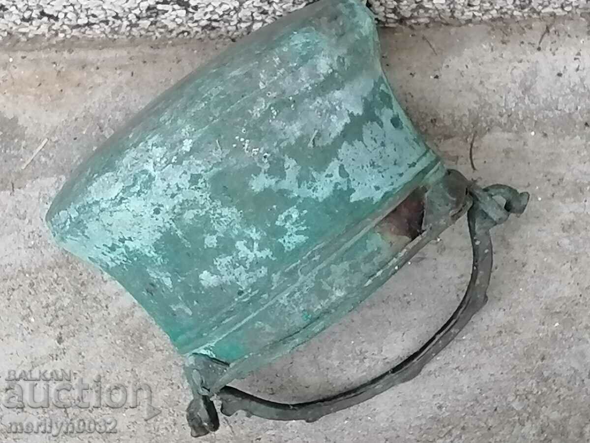 Auction An old bacon, a baker, a pot, a boiler, a copper pot Auction An old bacon, a baker, a pot, a boiler, a copper pot