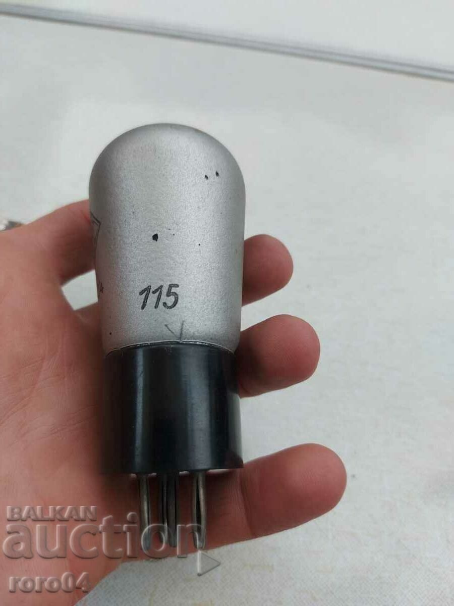 TELEFUNKEN REN 904 RADIO LAMP with price 179.10 BGN | € 91.57 TELEFUNKEN REN 904 RADIO LAMP with price 179.10 BGN | € 91.57