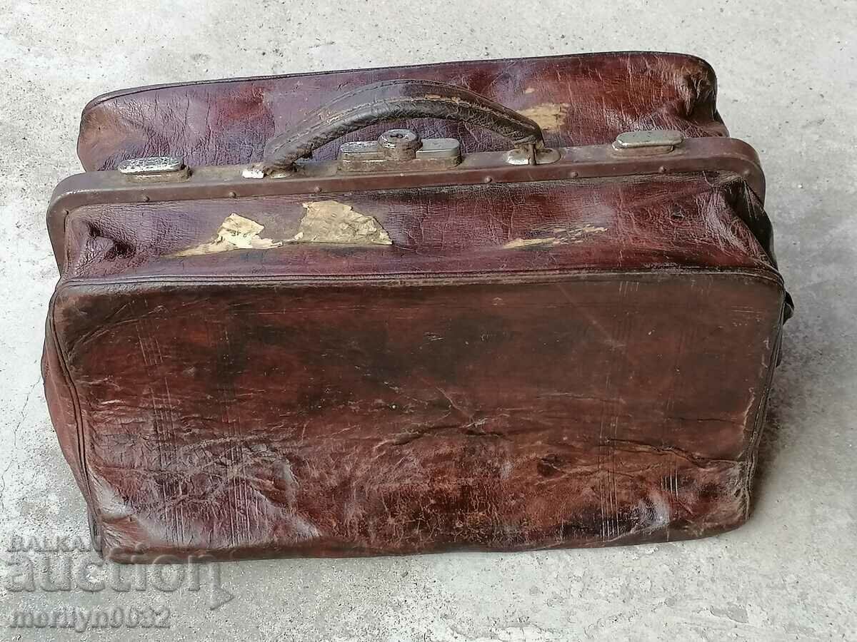 Leather banker bag mafia wallet suitcase with price 92.00 BGN | € 47.04 Leather banker bag mafia wallet suitcase with price 92.00 BGN | € 47.04