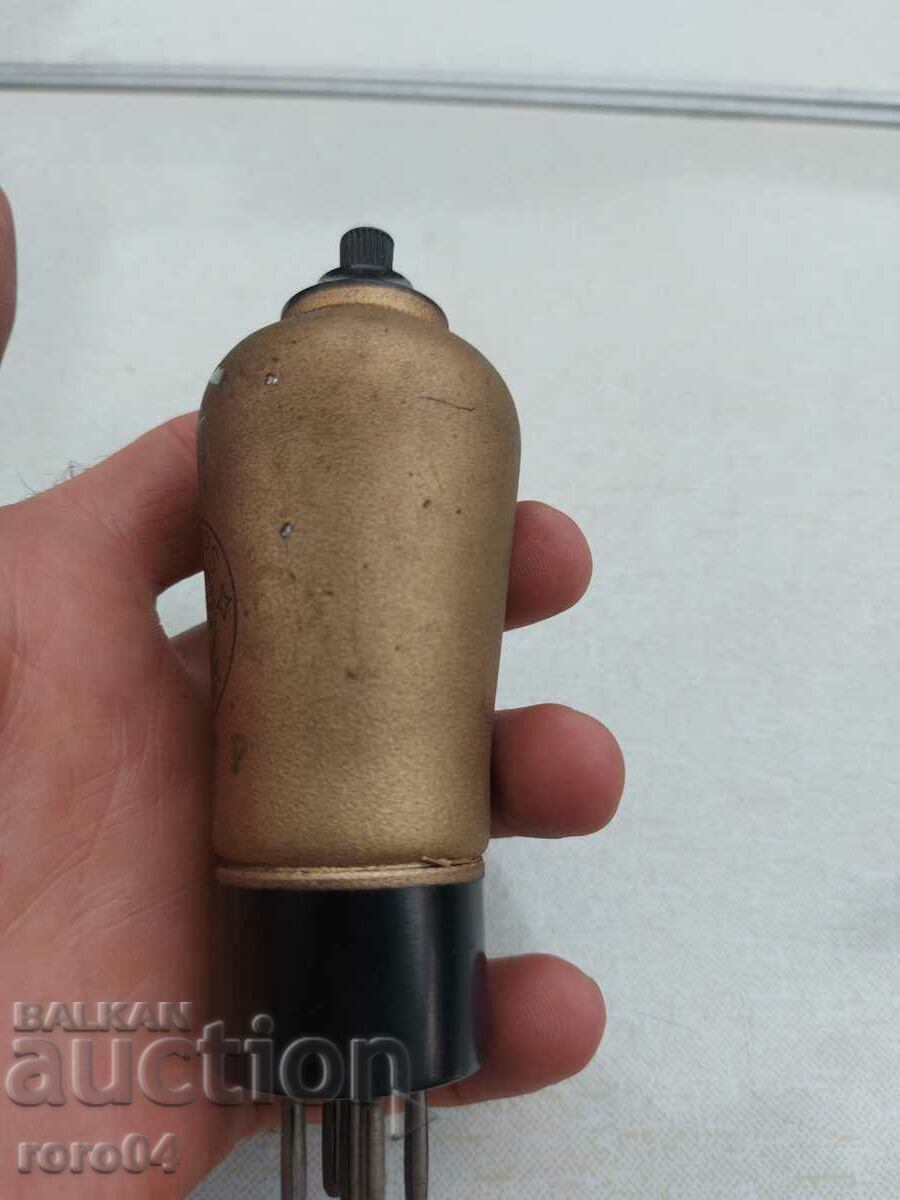 RADIO LAMP PHILIPS C 442 with price 179.10 BGN | € 91.57 RADIO LAMP PHILIPS C 442 with price 179.10 BGN | € 91.57