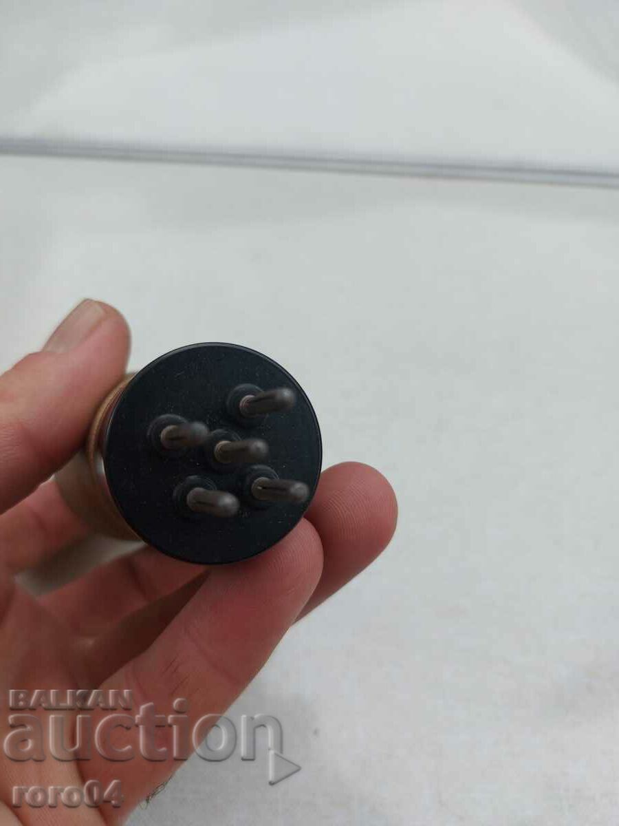 Delivery of RADIO LAMP PHILIPS C 442 Delivery of RADIO LAMP PHILIPS C 442