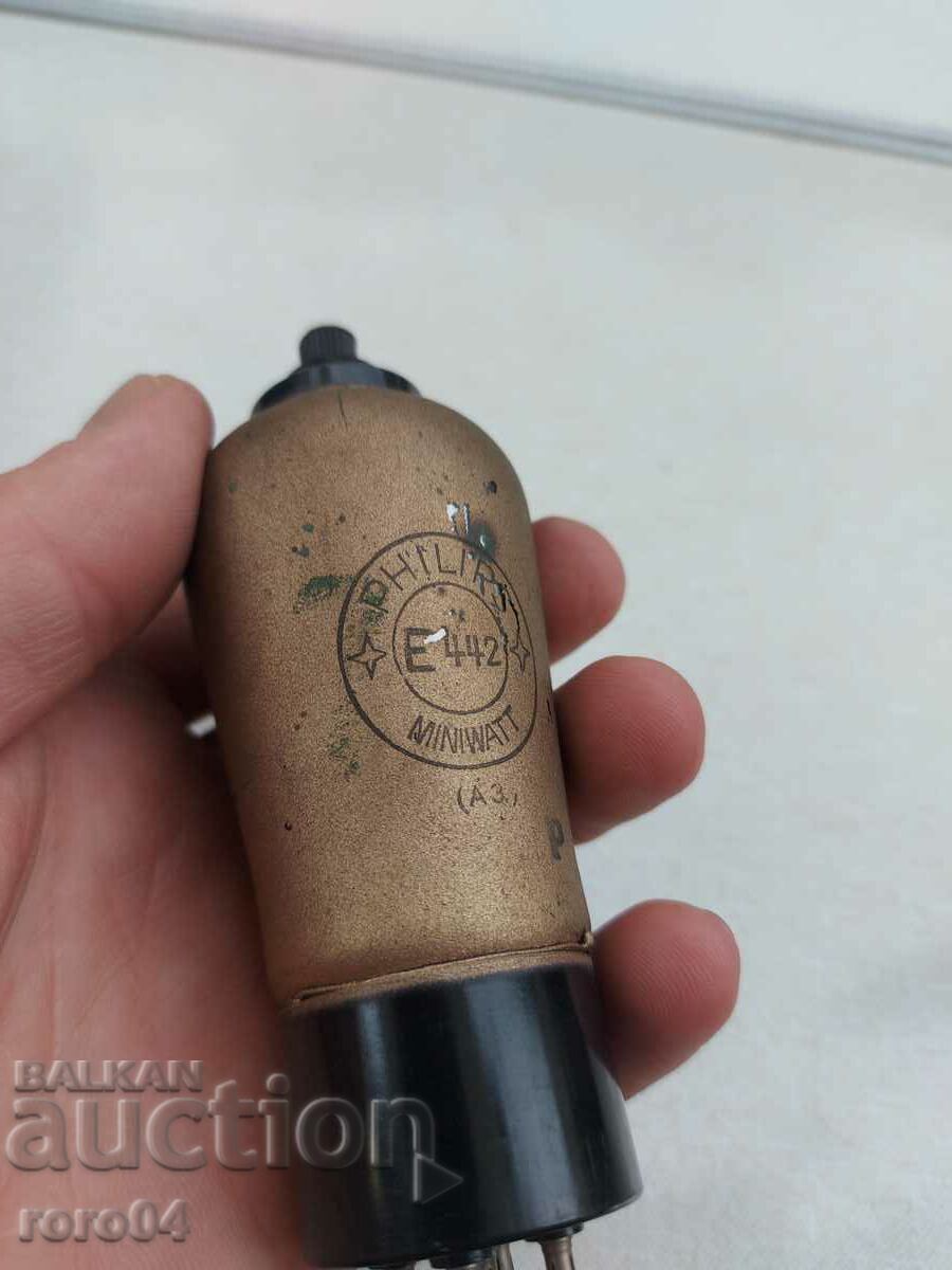 Παράδοση ΛΑΜΠΑ ΡΑΔΙΟΦΩΝΟΥ PHILIPS C 442 Παράδοση ΛΑΜΠΑ ΡΑΔΙΟΦΩΝΟΥ PHILIPS C 442