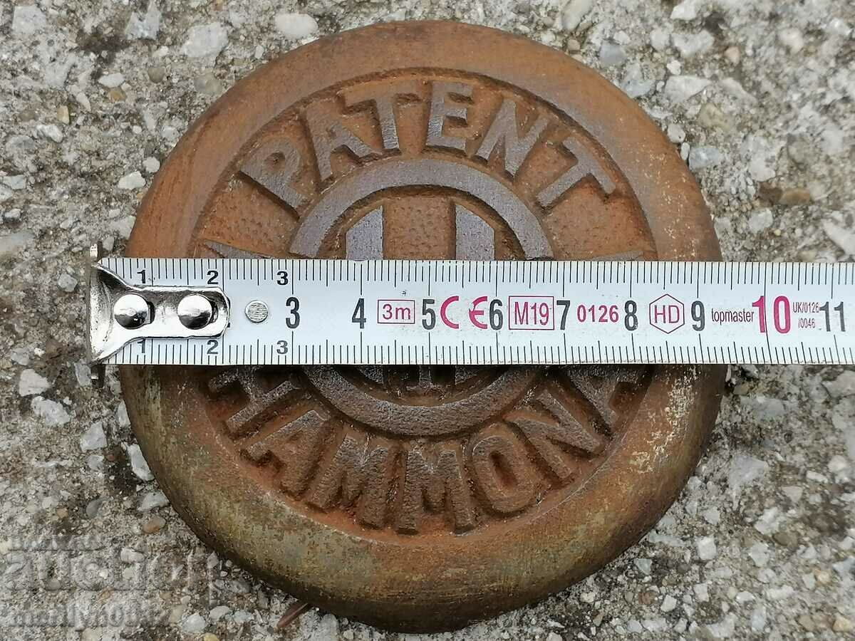 Delivery of Cast iron emblem from an old German HAMONA stove Delivery of Cast iron emblem from an old German HAMONA stove