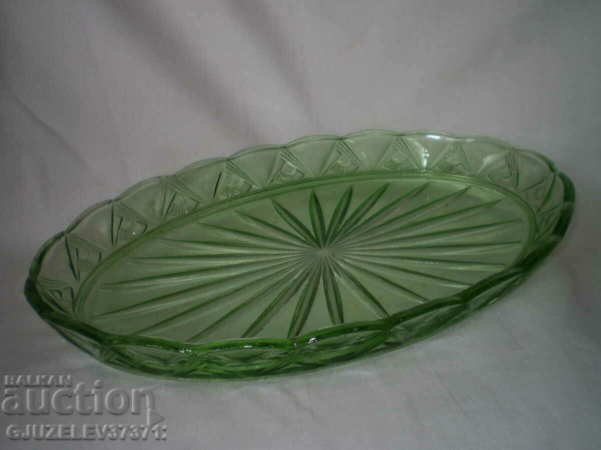 Placă de sticlă elipsoidală verde cu preț 49.00 BGN | € 25.05 Placă de sticlă elipsoidală verde cu preț 49.00 BGN | € 25.05