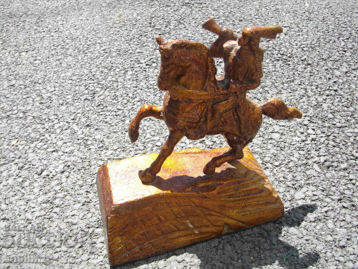 СТАРА МЕТАЛНА ФИГУРА СТАТУЕТКА КОННИК СТАРА МЕТАЛНА ФИГУРА СТАТУЕТКА КОННИК