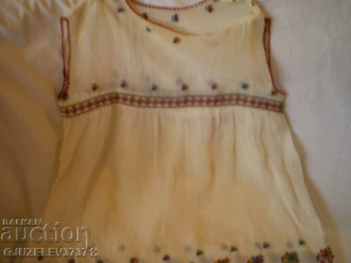Delivery of Retro Children's Embroidered Silk Hem Dress